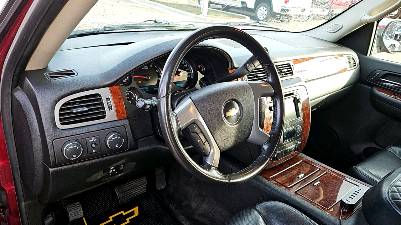 2009 Chevrolet Suburban LTZ 9