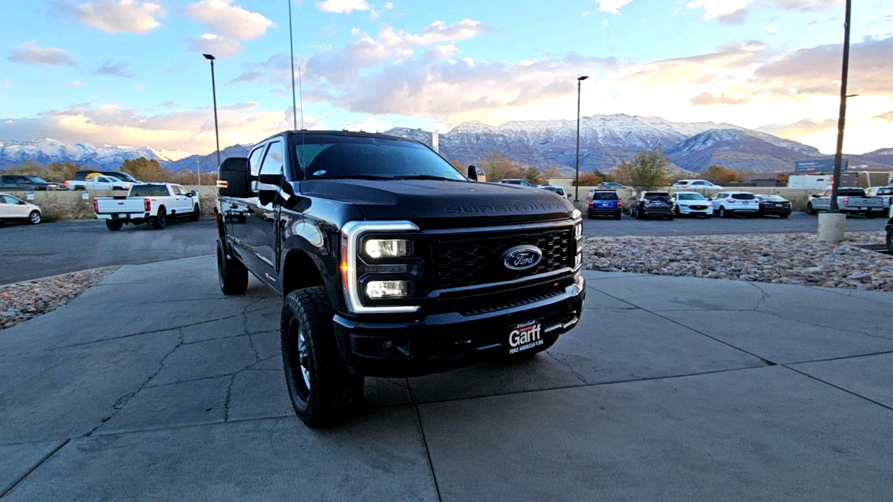 2023 Ford Super Duty F-350 SRW LARIAT 8