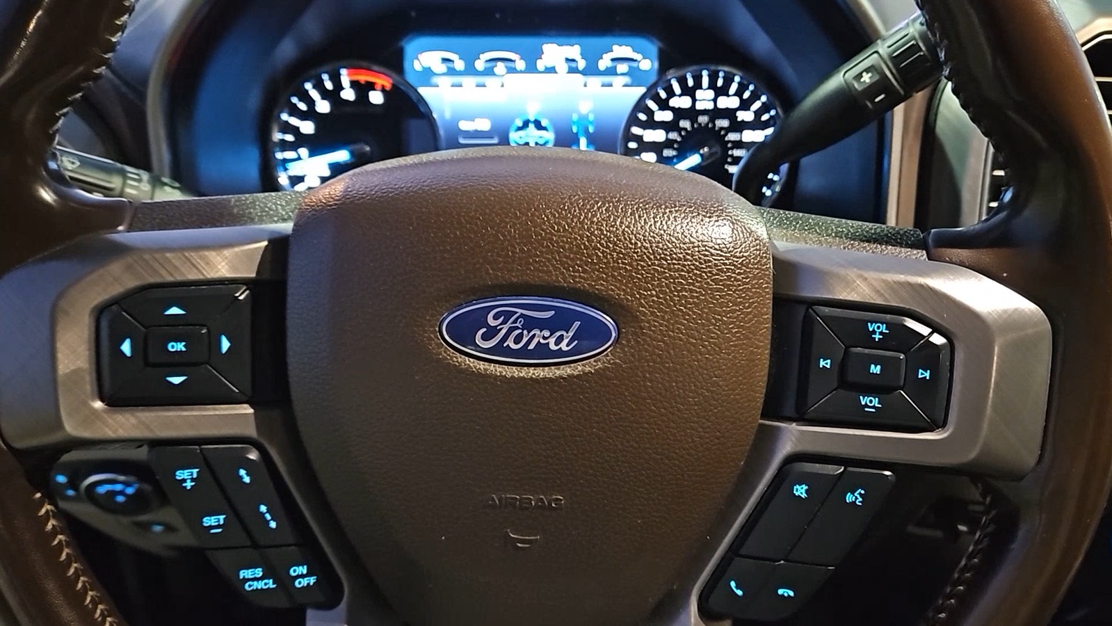 2019 Ford Super Duty F-350 SRW Limited 15