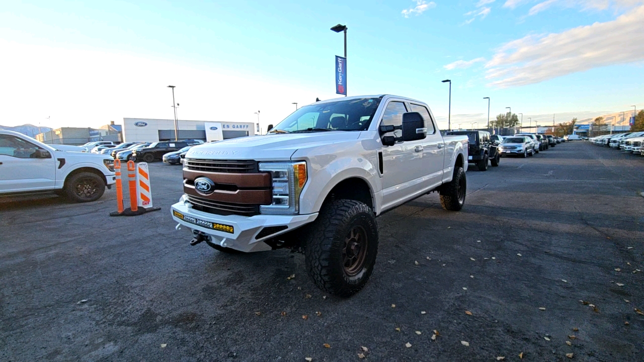 2019 Ford Super Duty F-350 SRW Platinum 1