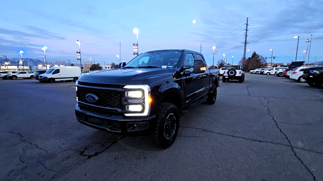 2023 Ford Super Duty F-350 SRW LARIAT 1