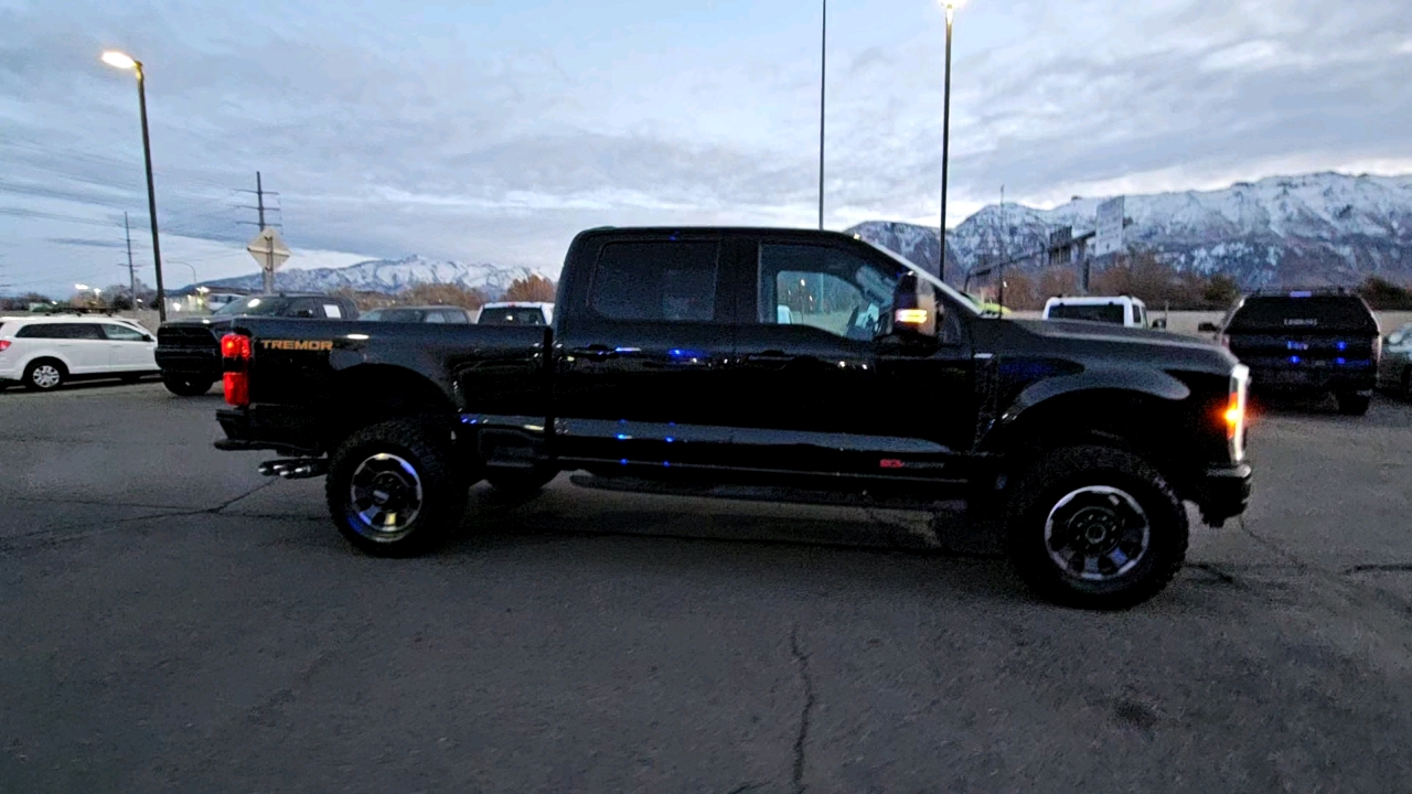 2023 Ford Super Duty F-350 SRW LARIAT 6