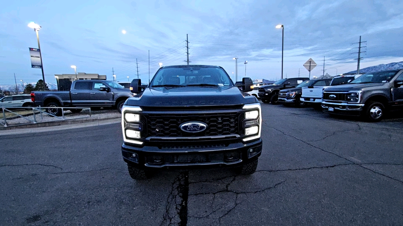 2023 Ford Super Duty F-350 SRW LARIAT 27