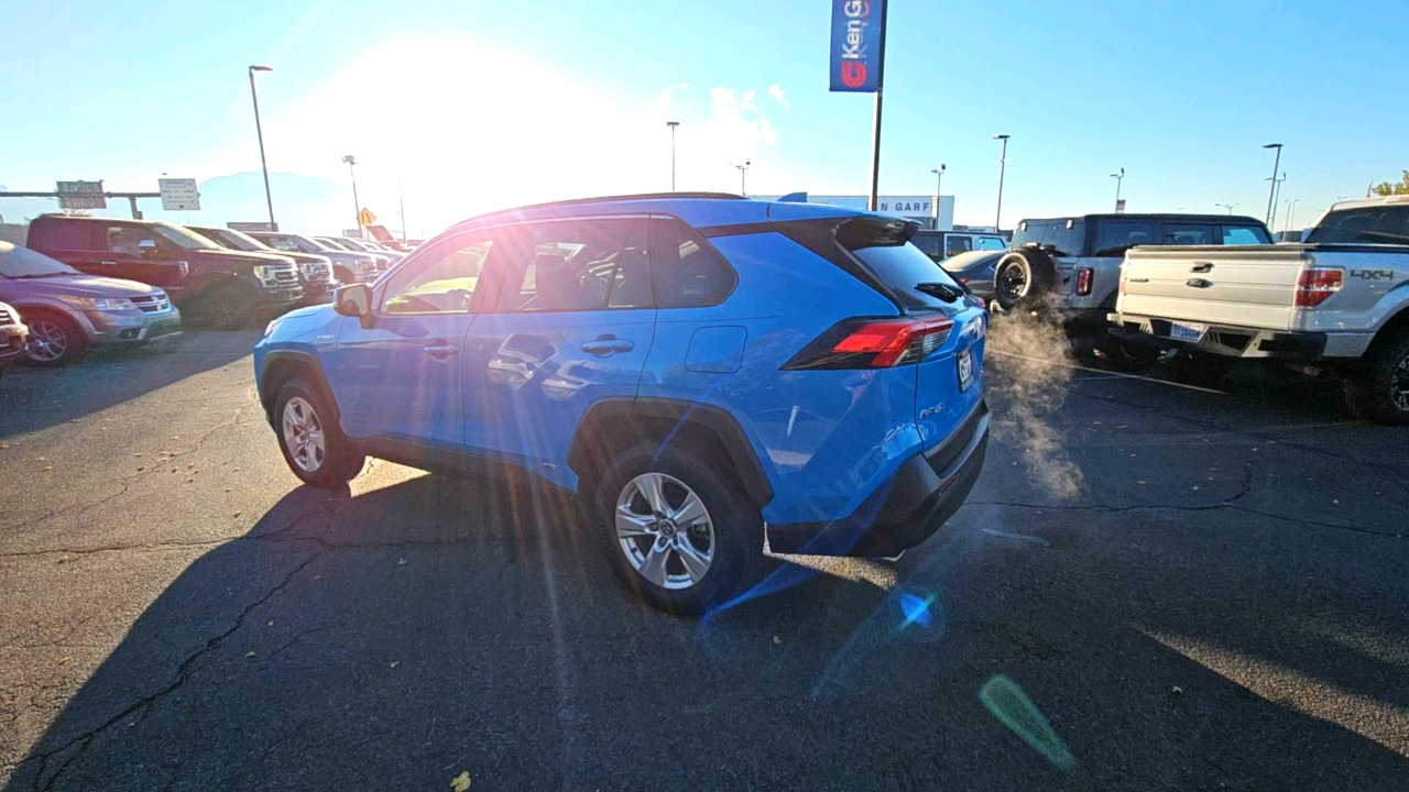 2019 Toyota RAV4 Hybrid XLE 2