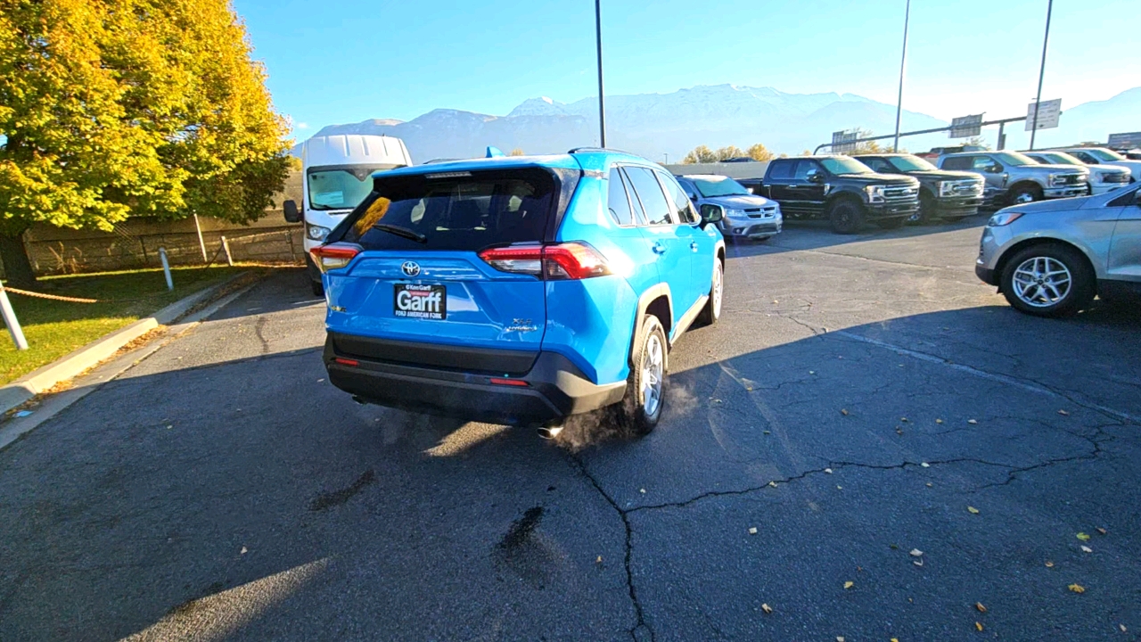 2019 Toyota RAV4 Hybrid XLE 3