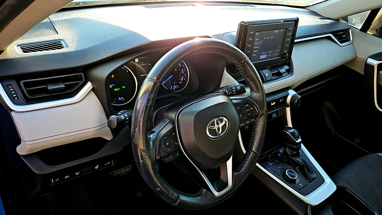 2019 Toyota RAV4 Hybrid XLE 9