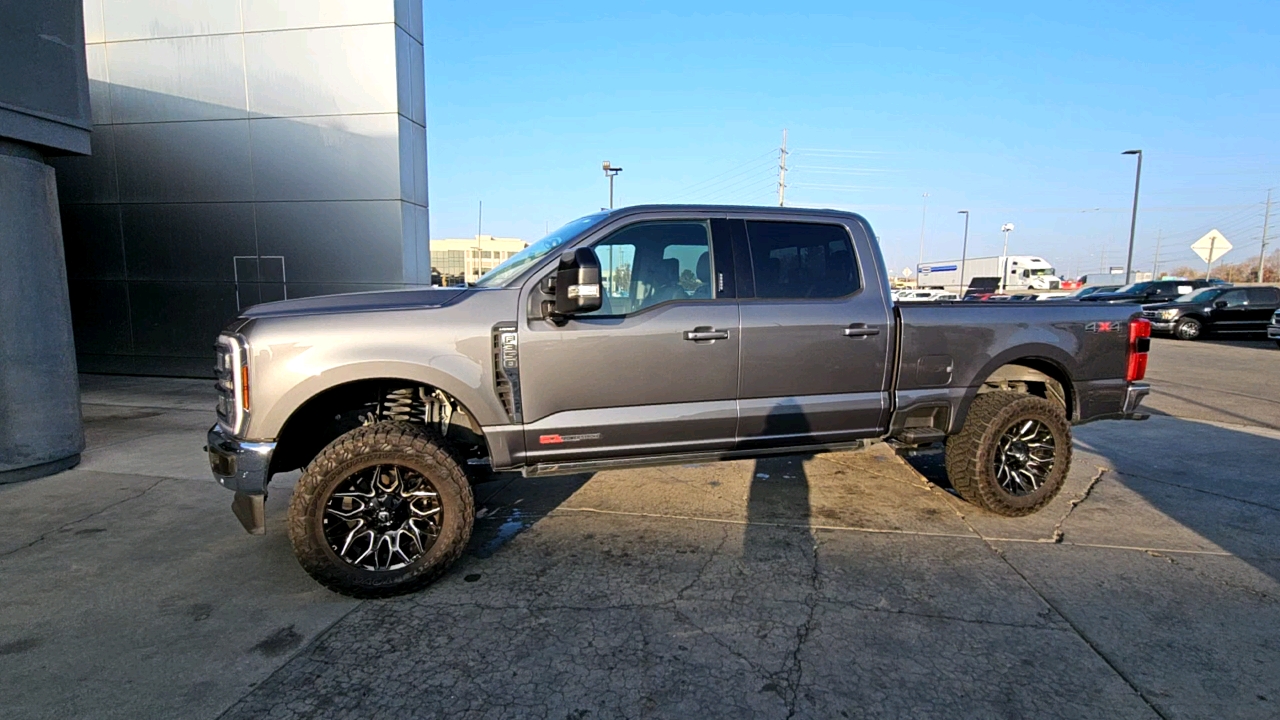 2024 Ford Super Duty F-350 SRW LARIAT 2