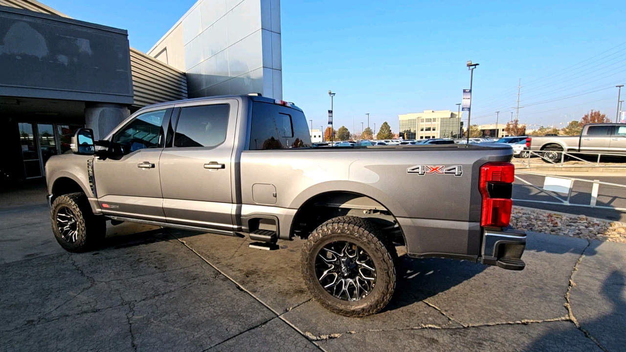 2024 Ford Super Duty F-350 SRW LARIAT 3