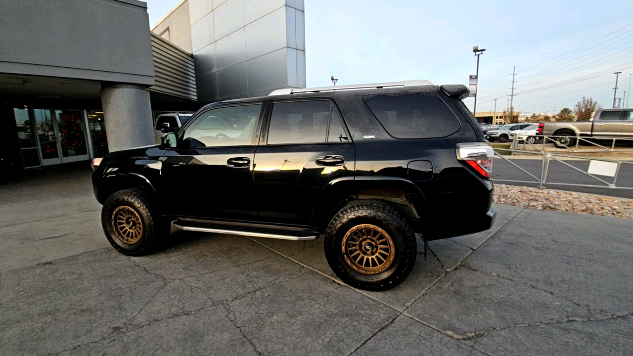 2016 Toyota 4Runner SR5 3