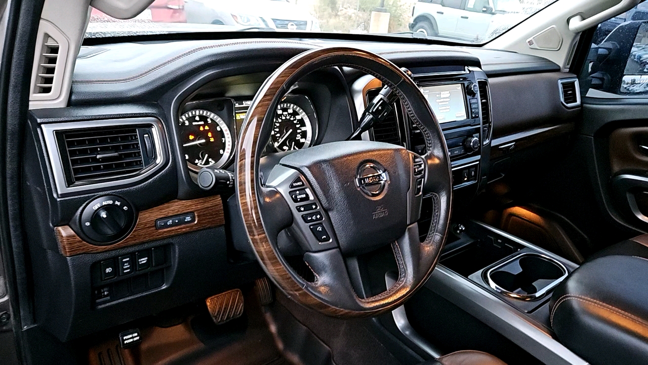 2016 Nissan Titan XD Platinum Reserve 10