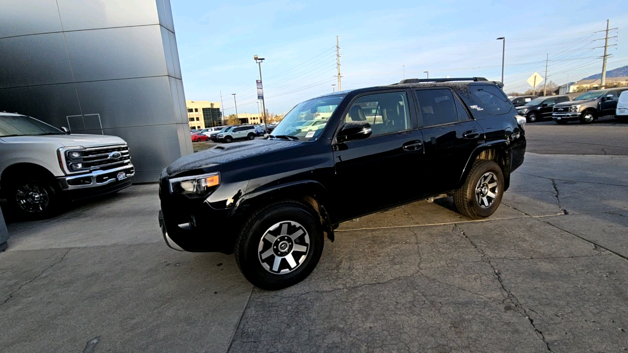 2022 Toyota 4Runner TRD Off Road Premium 2