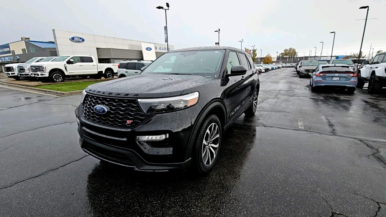 2022 Ford Explorer ST 1