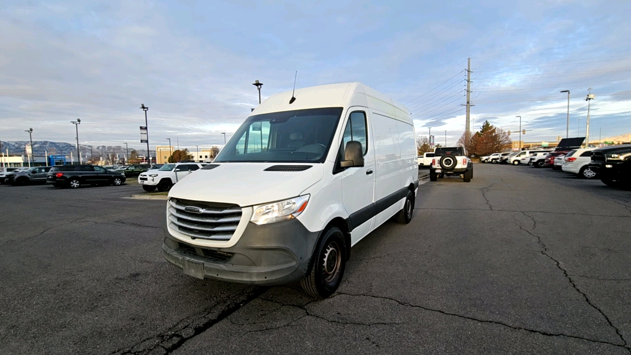 2021 Freightliner Sprinter Crew Van  1