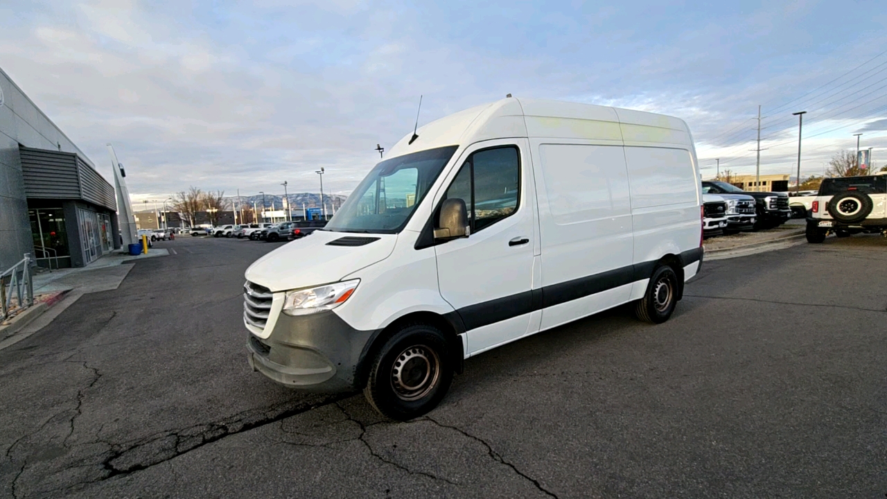 2021 Freightliner Sprinter Crew Van  2