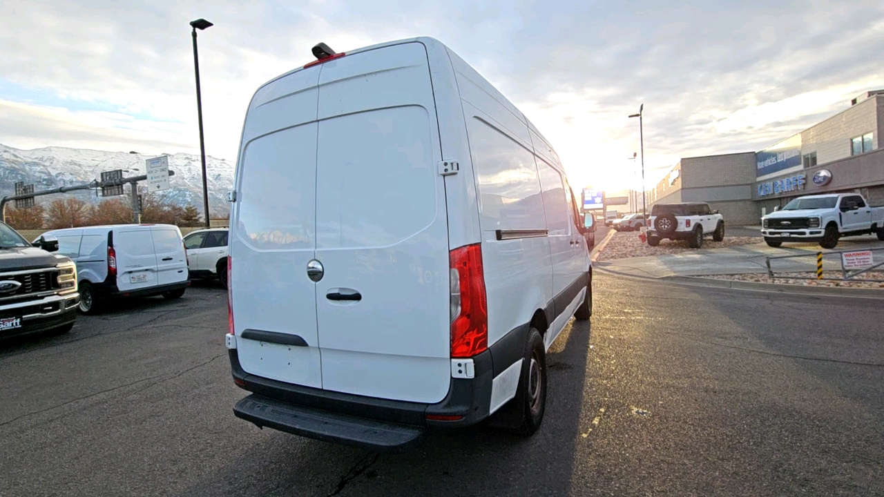 2021 Freightliner Sprinter Crew Van  5