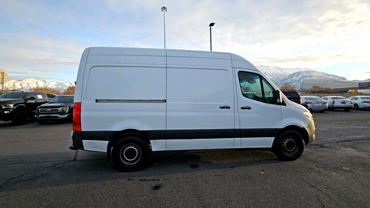 2021 Freightliner Sprinter Crew Van  6