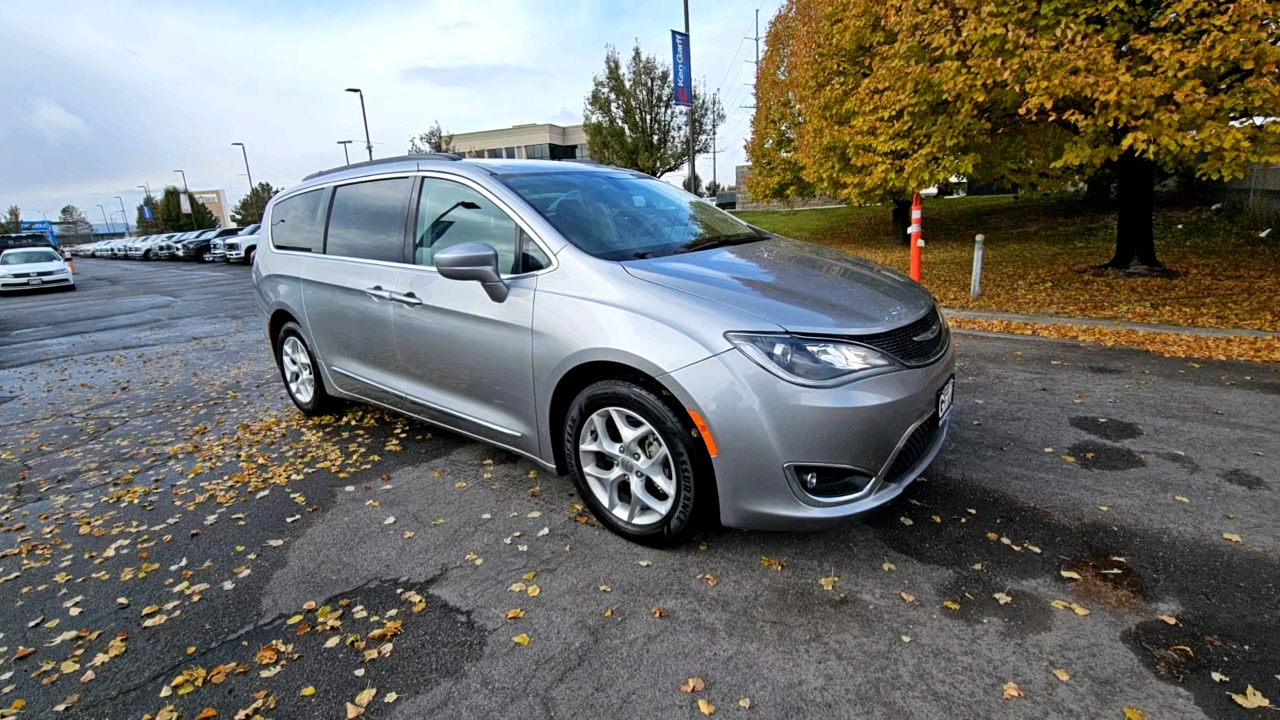 2017 Chrysler Pacifica Touring-L 6