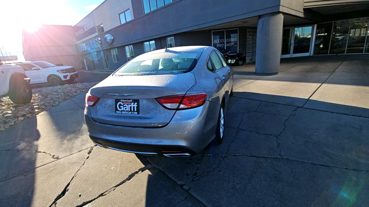 2015 Chrysler 200 C 4