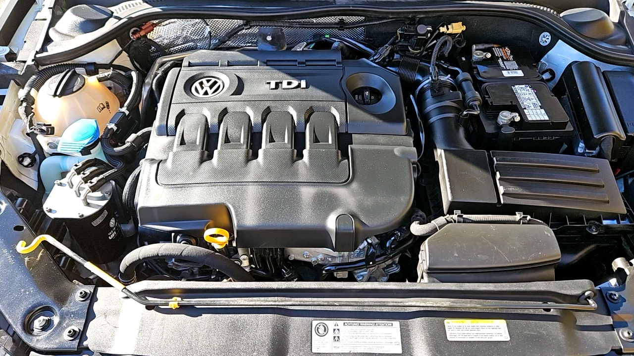 2015 Volkswagen Jetta Sedan 2.0L TDI S 21