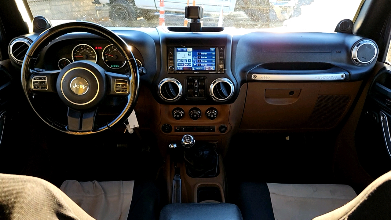 2011 Jeep Wrangler Unlimited Sahara 18