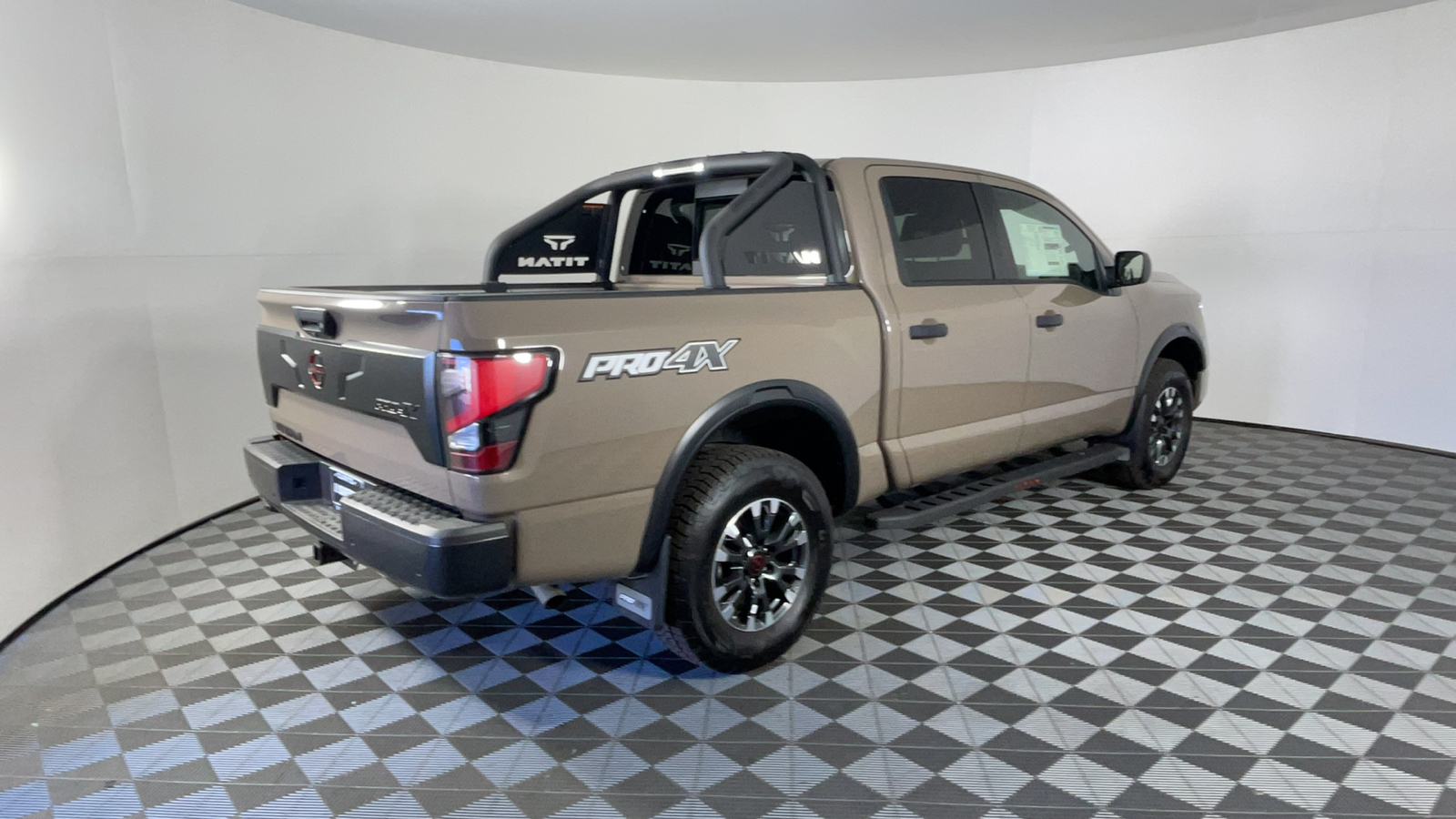 2023 Nissan Titan PRO-4X 4