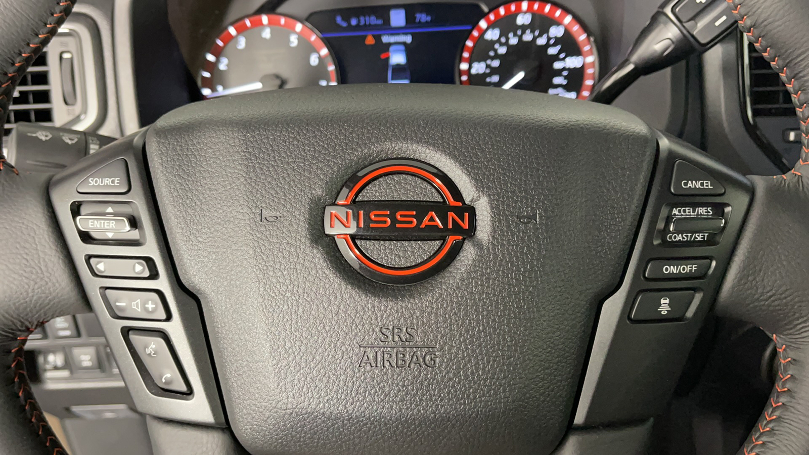 2023 Nissan Titan PRO-4X 25