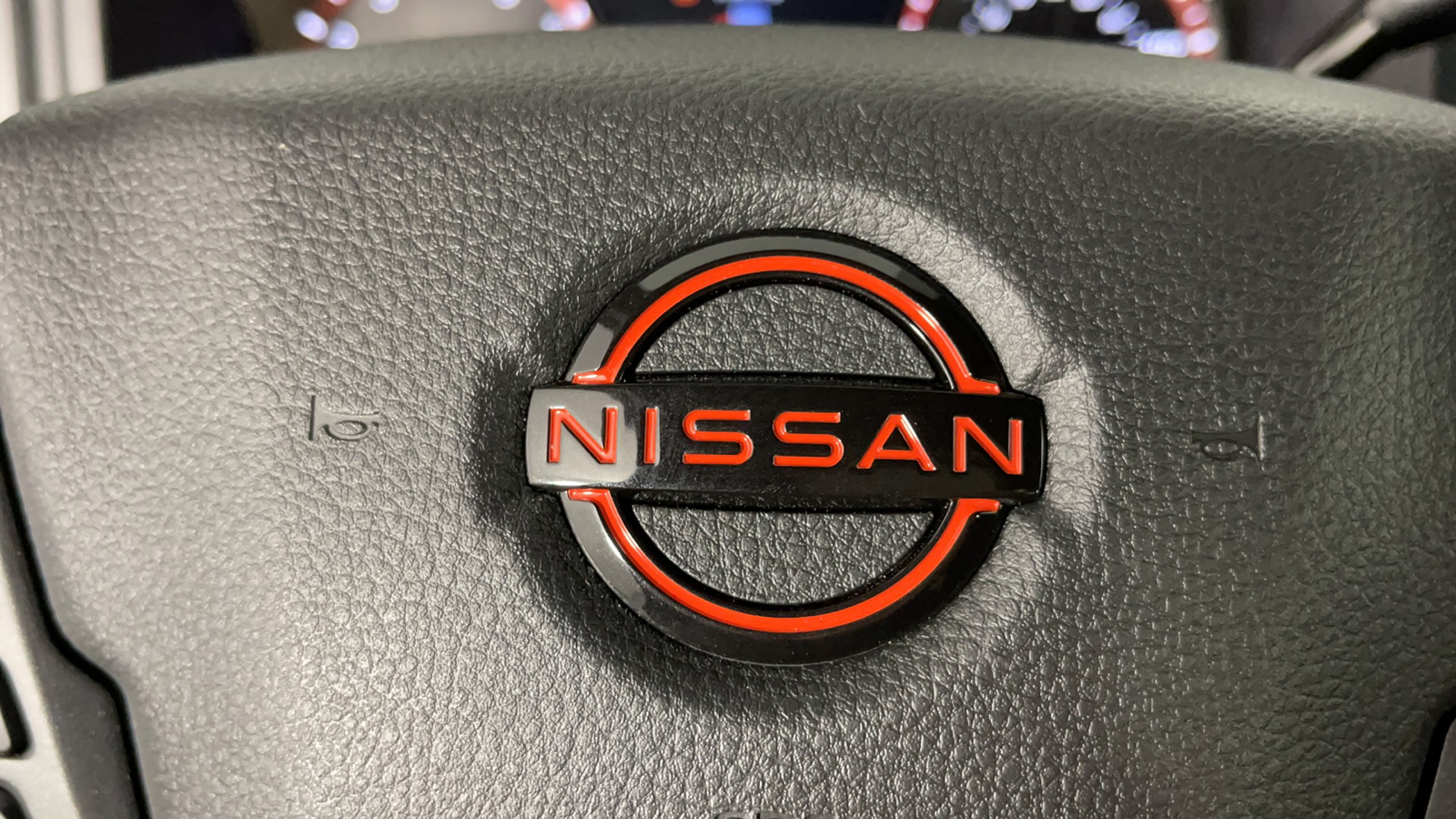 2023 Nissan Titan PRO-4X 27