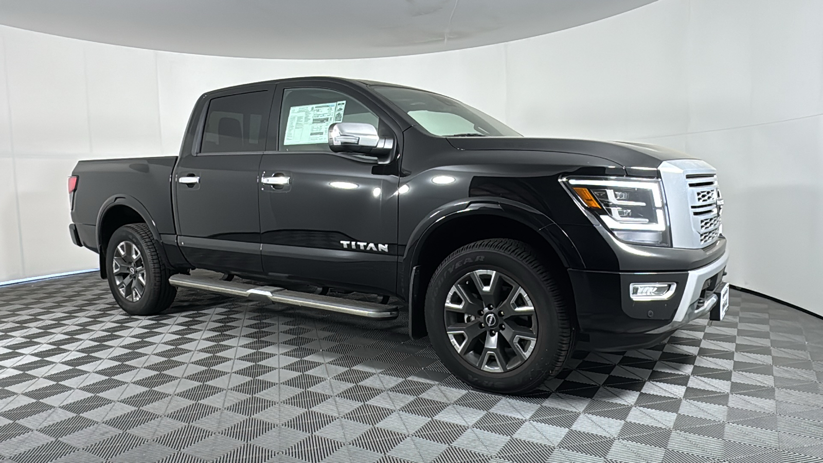 2023 Nissan Titan Platinum Reserve 1