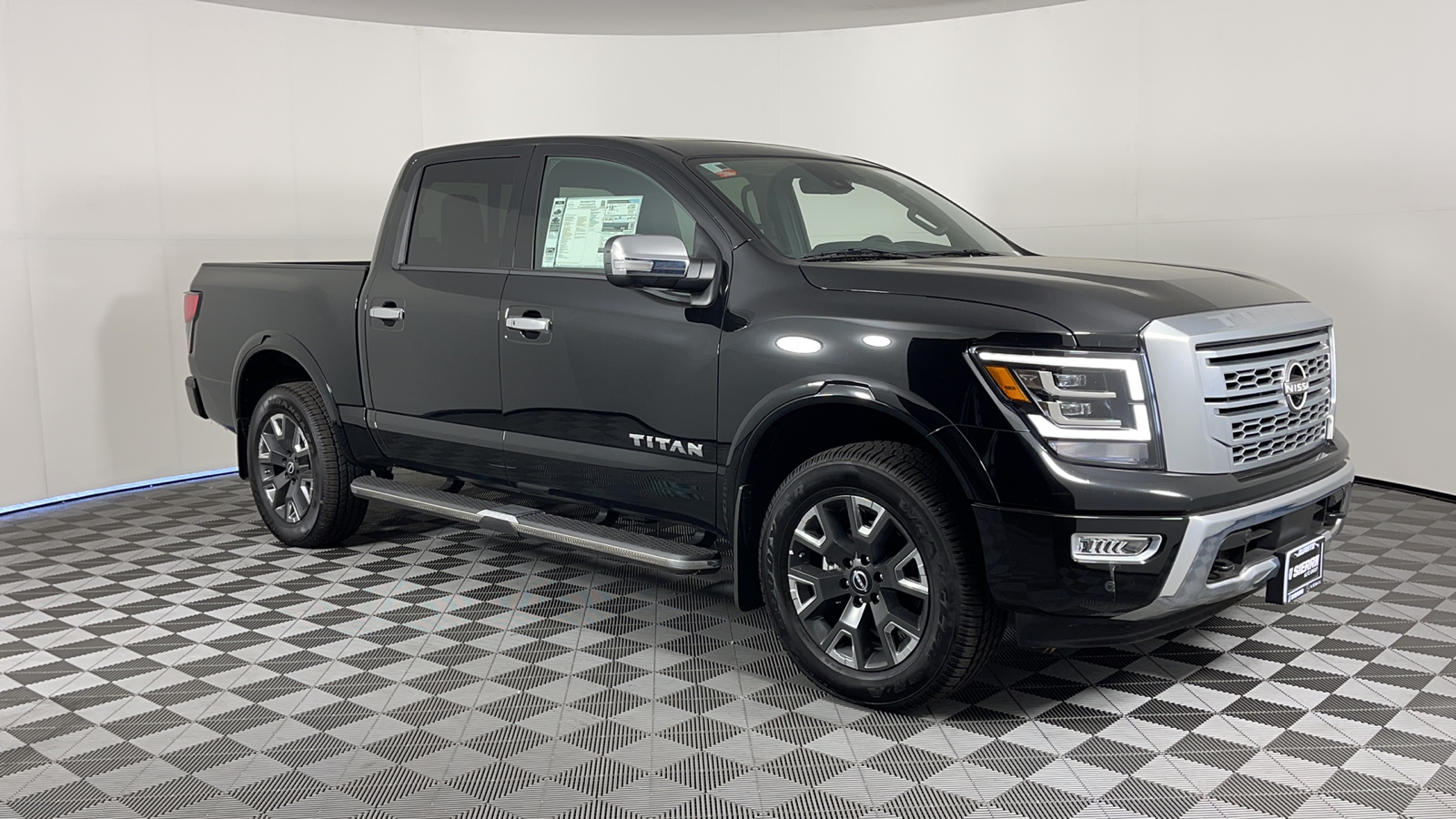 2023 Nissan Titan Platinum Reserve 1