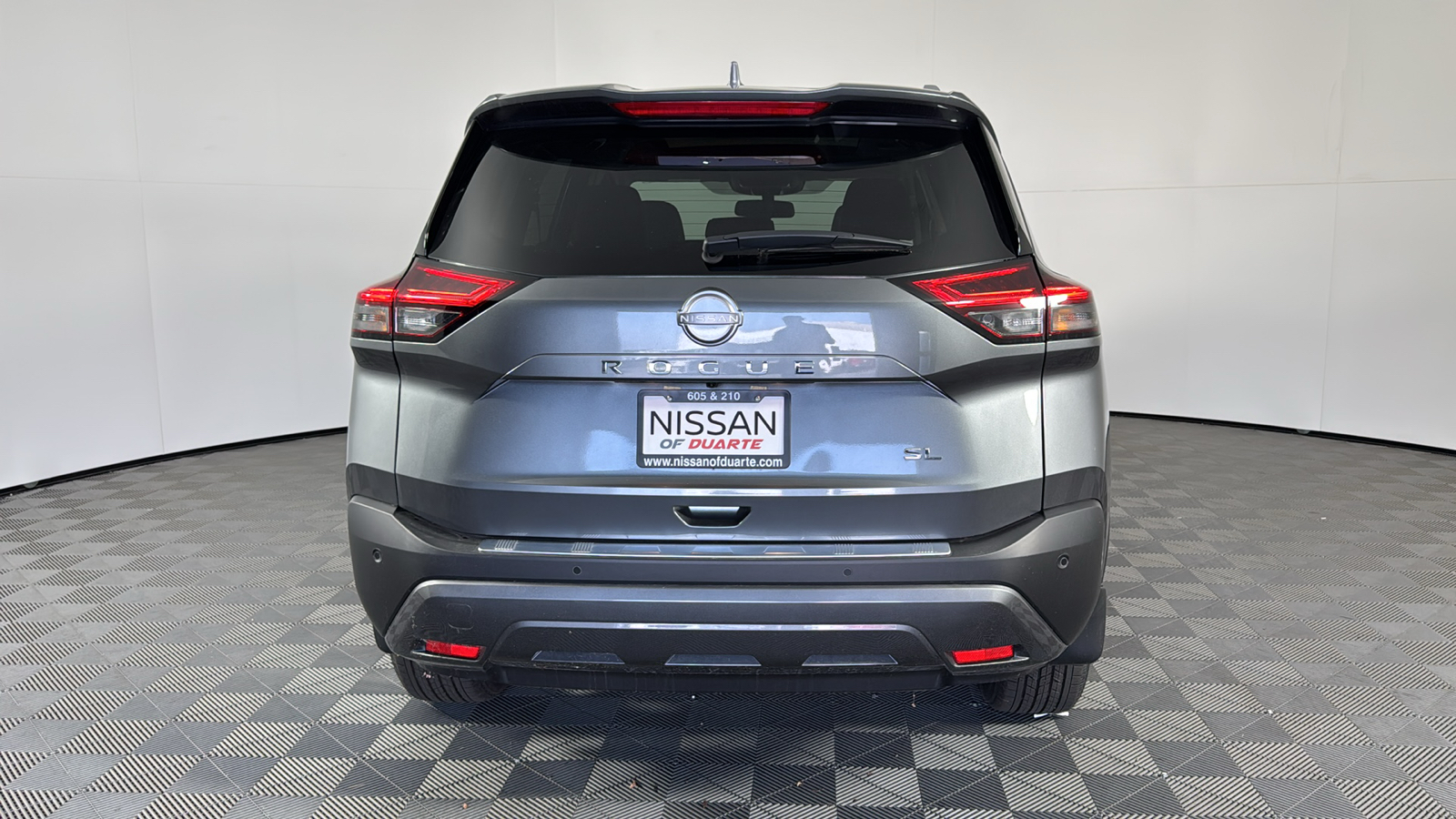 2023 Nissan Rogue SL 4