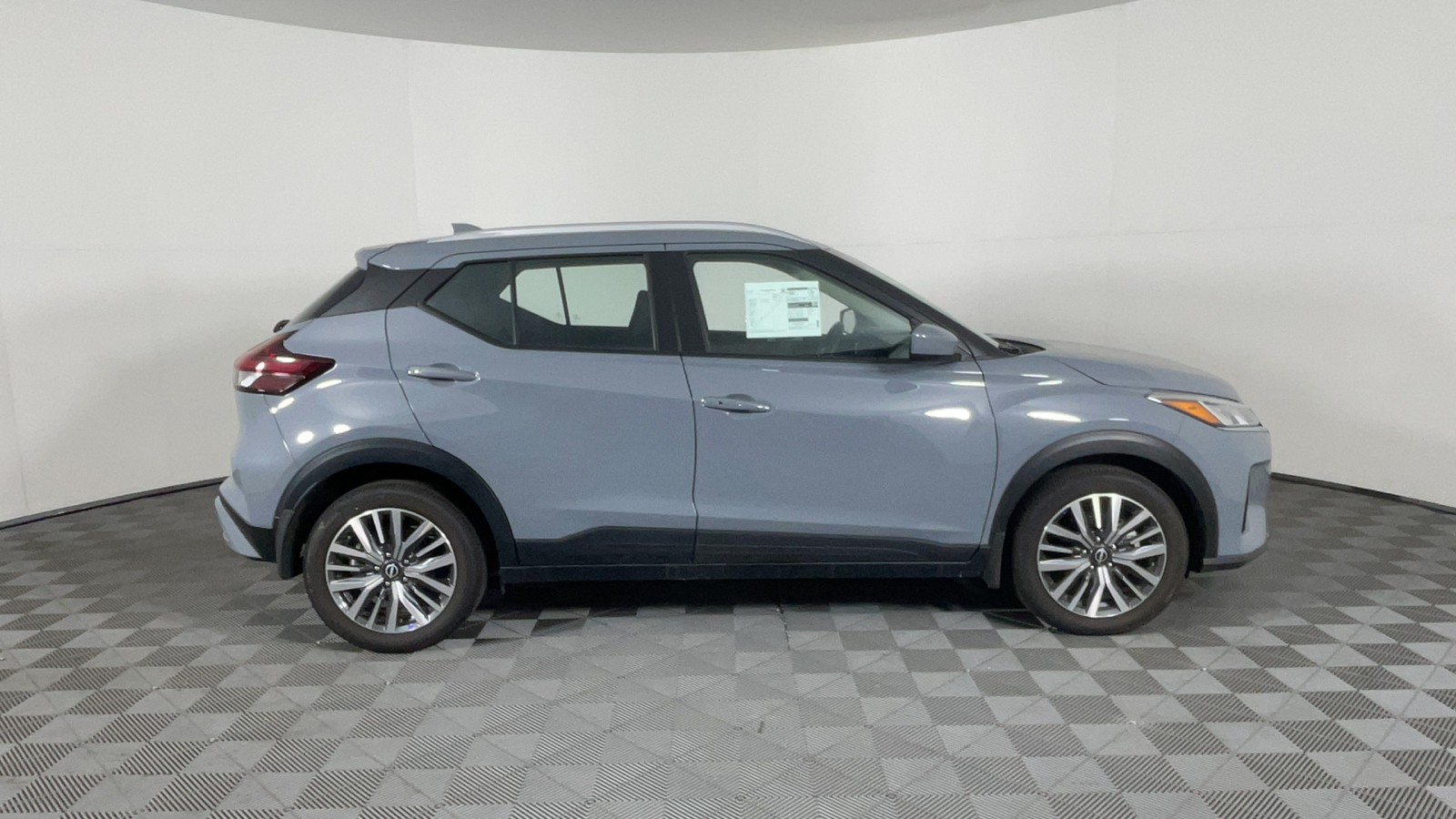 2023 Nissan Kicks SV 3