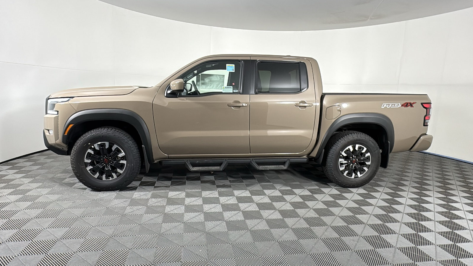 2023 Nissan Frontier PRO-4X 6