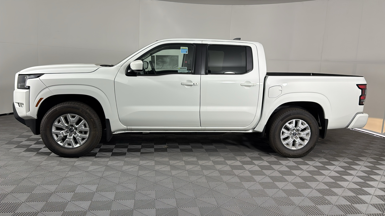 2024 Nissan Frontier SV 6