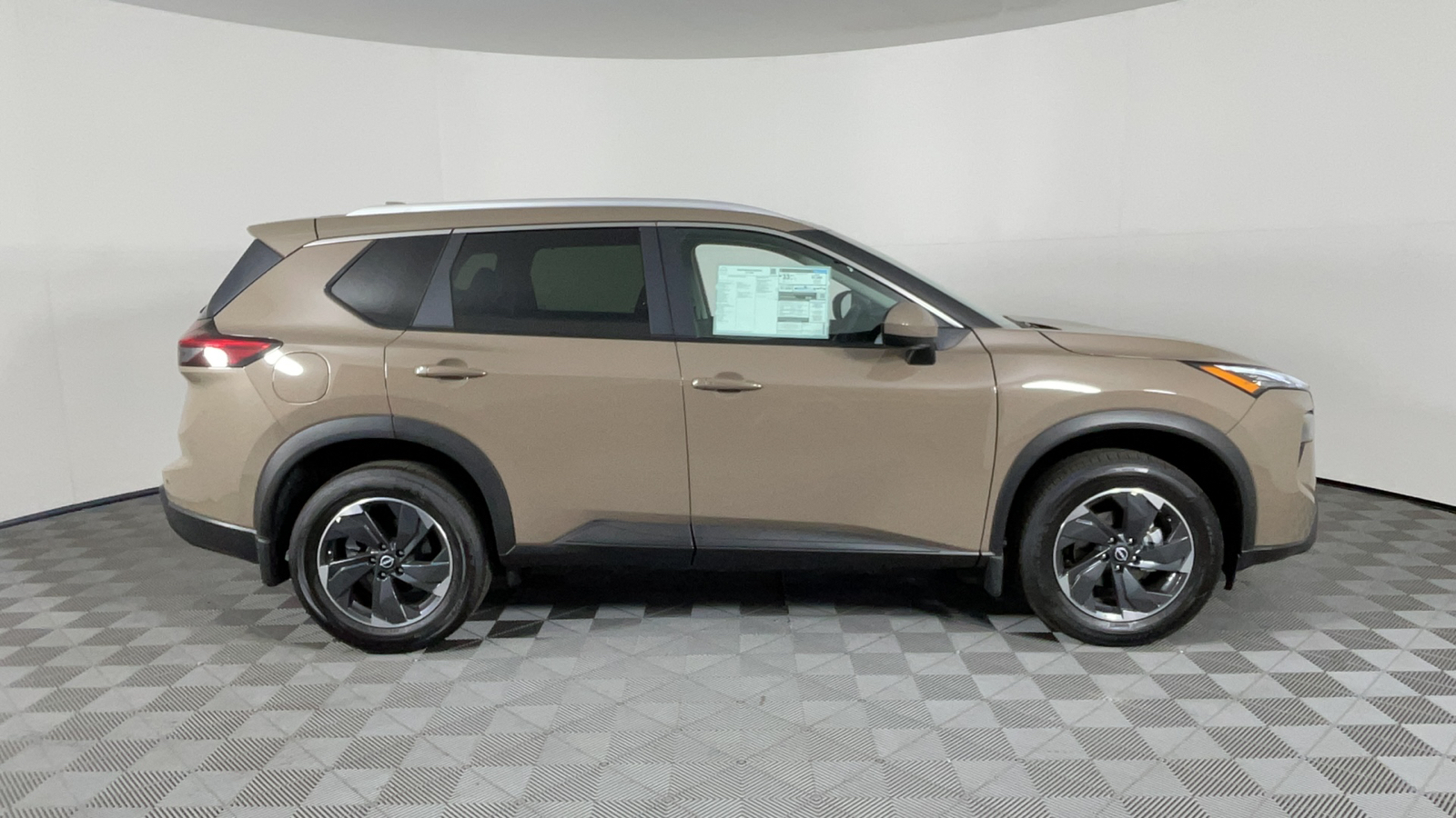 2024 Nissan Rogue SV 3