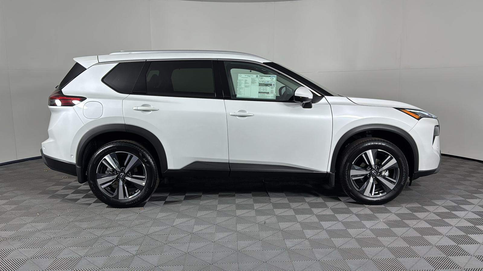 2024 Nissan Rogue SL 2