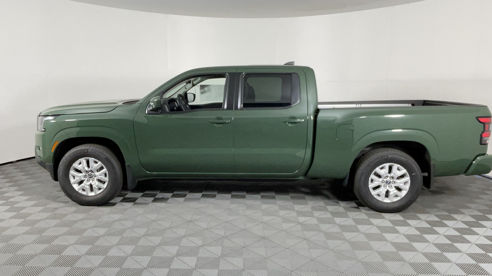 2024 Nissan Frontier SV 7