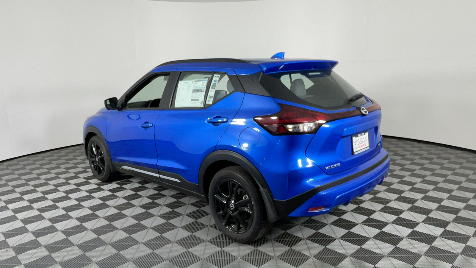 2024 Nissan Kicks SR 6