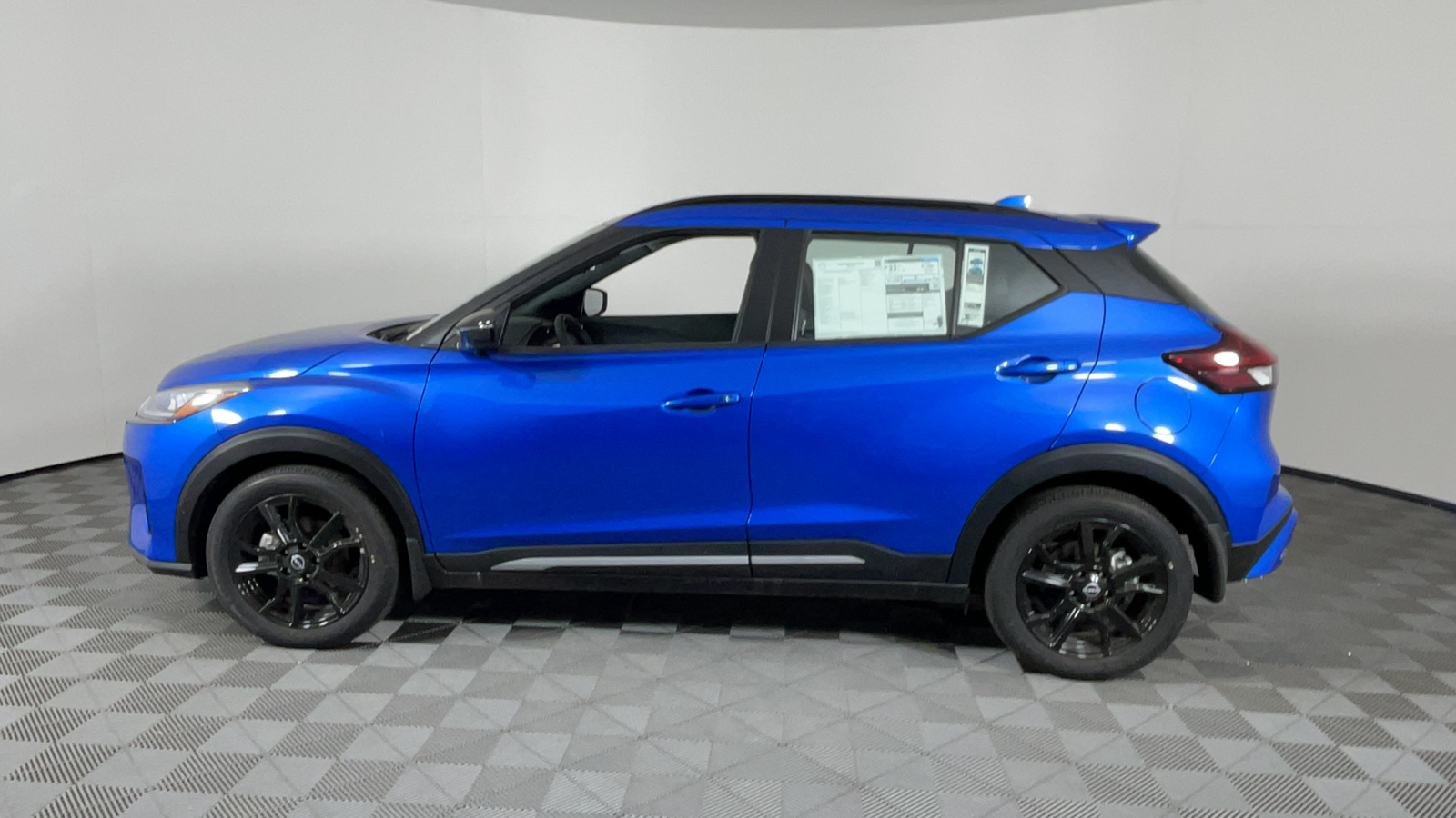 2024 Nissan Kicks SR 7