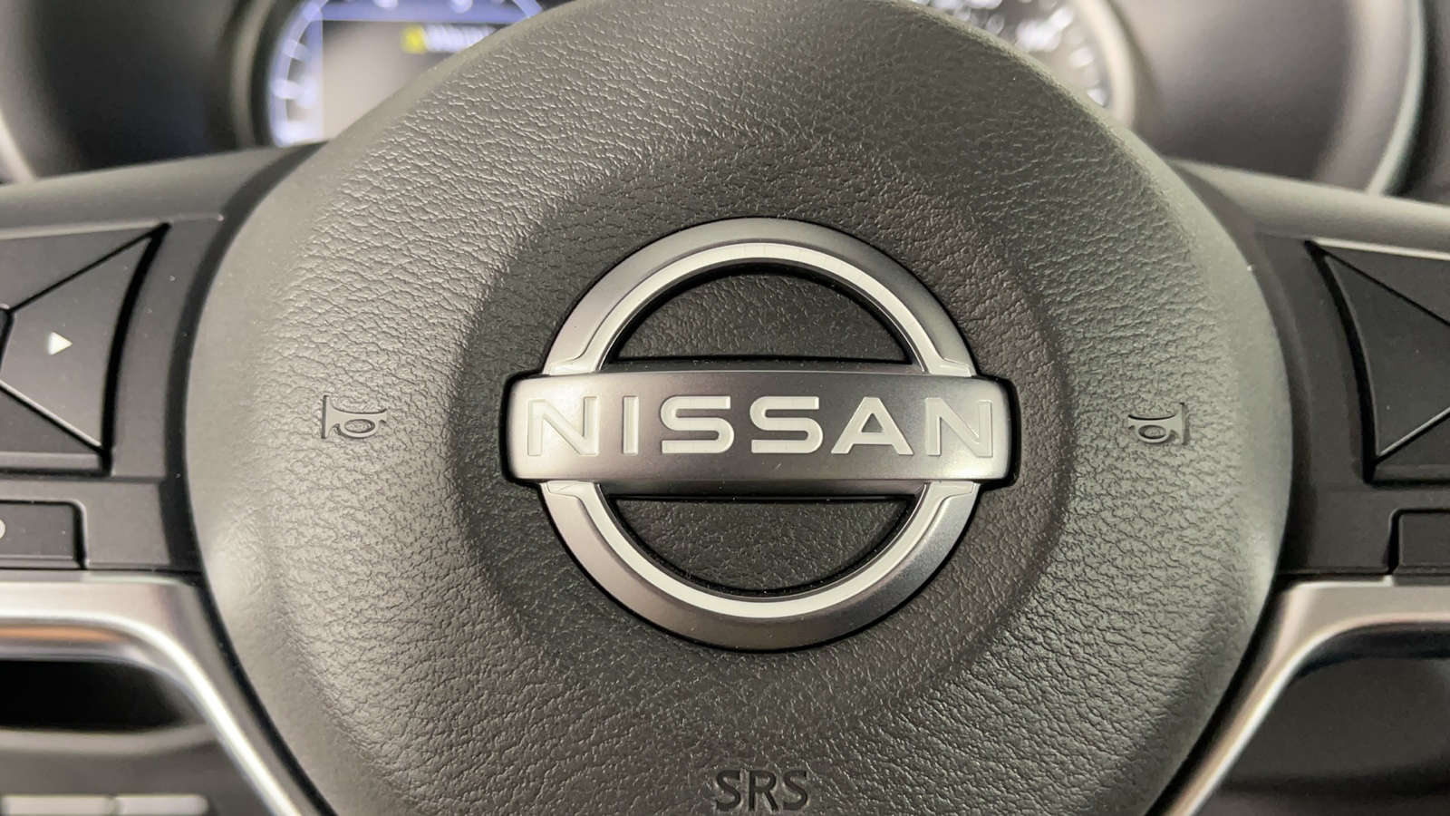 2024 Nissan Kicks SR 25