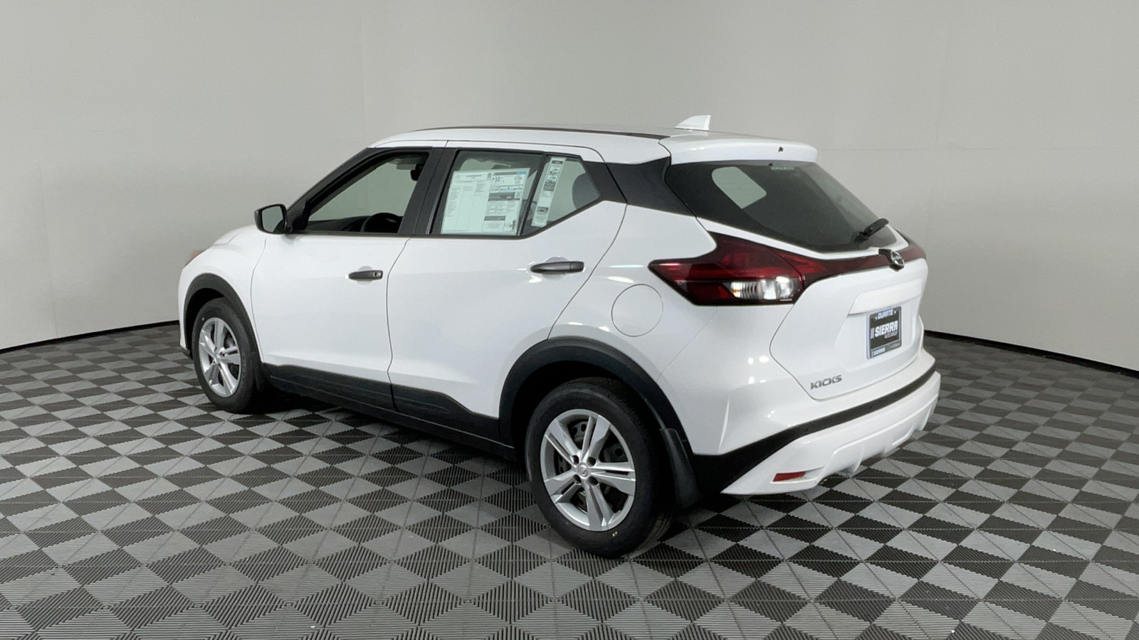 2024 Nissan Kicks S 6