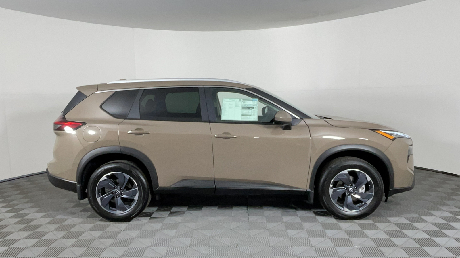 2024 Nissan Rogue SV 3