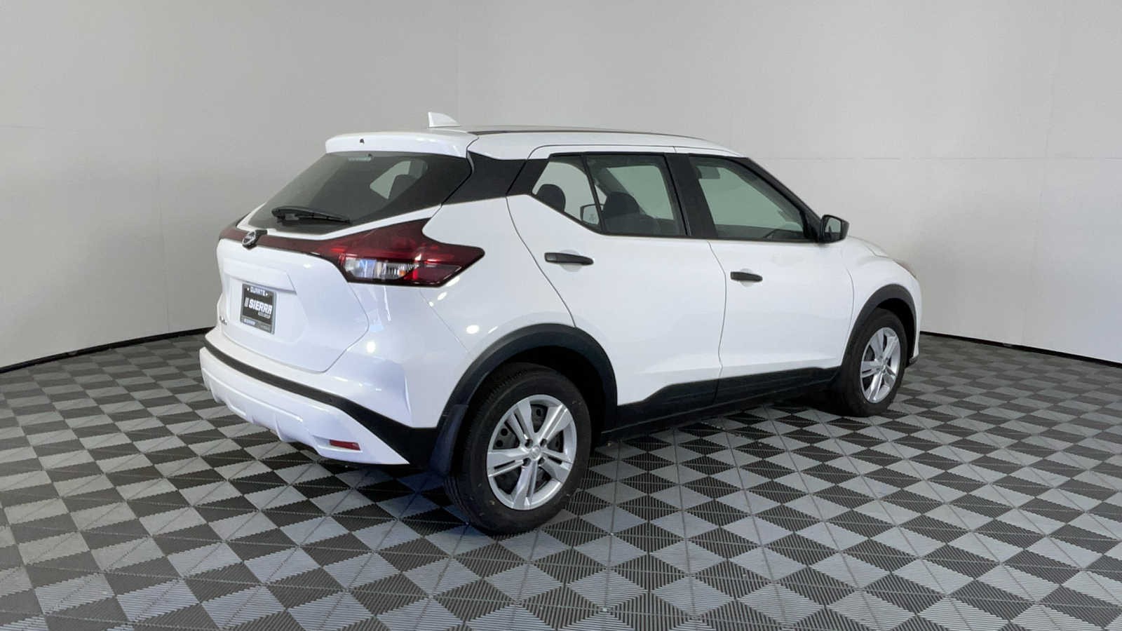 2024 Nissan Kicks S 4