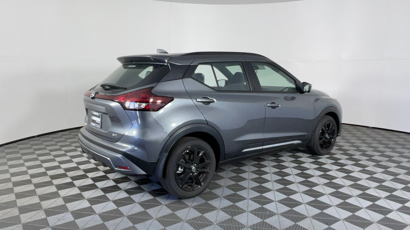 2024 Nissan Kicks SR 4