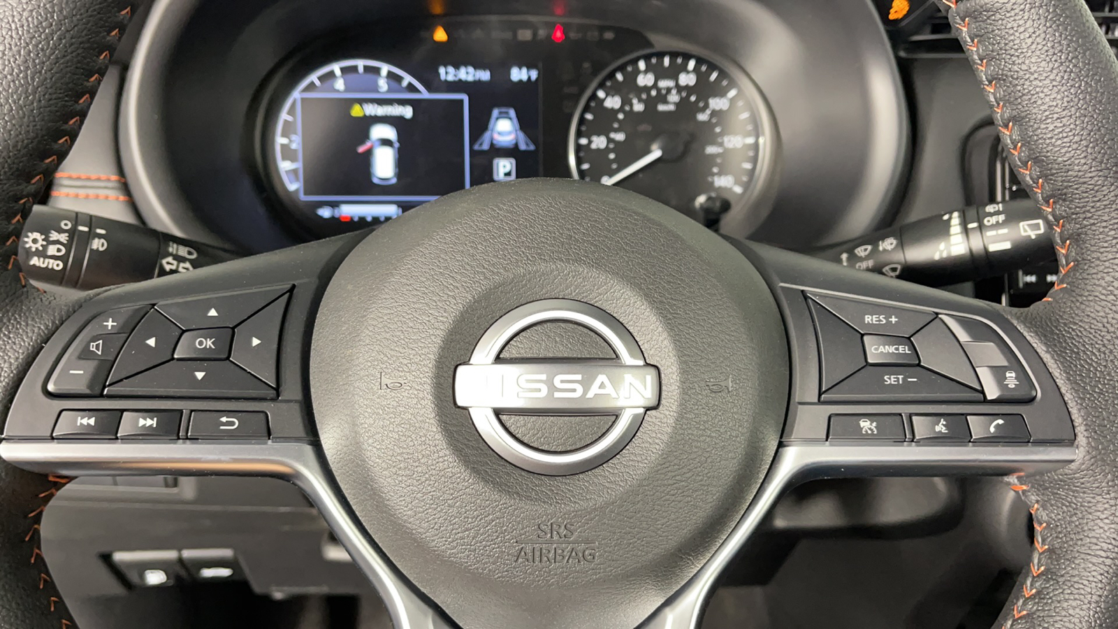 2024 Nissan Kicks SR 24