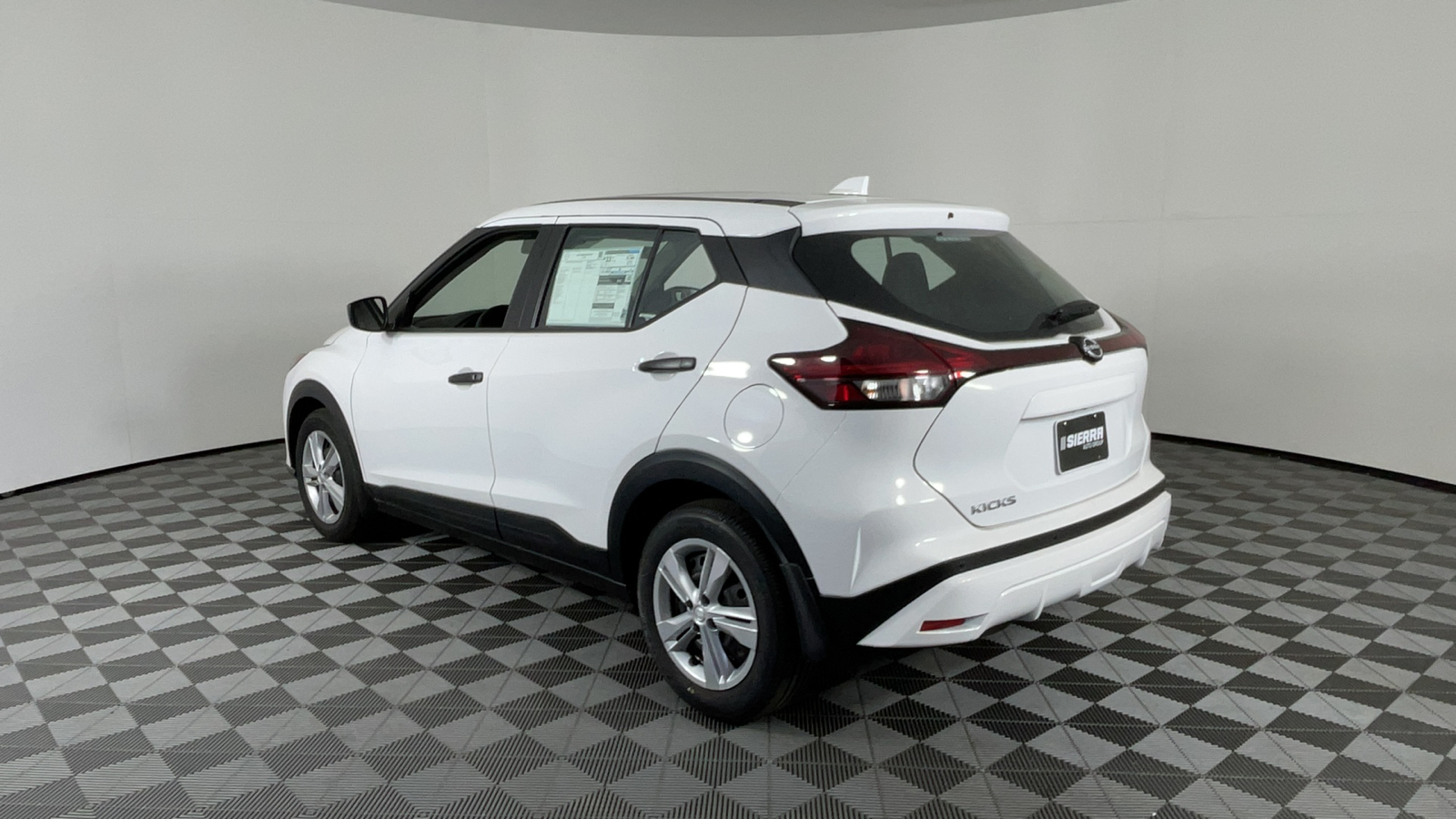 2024 Nissan Kicks S 6