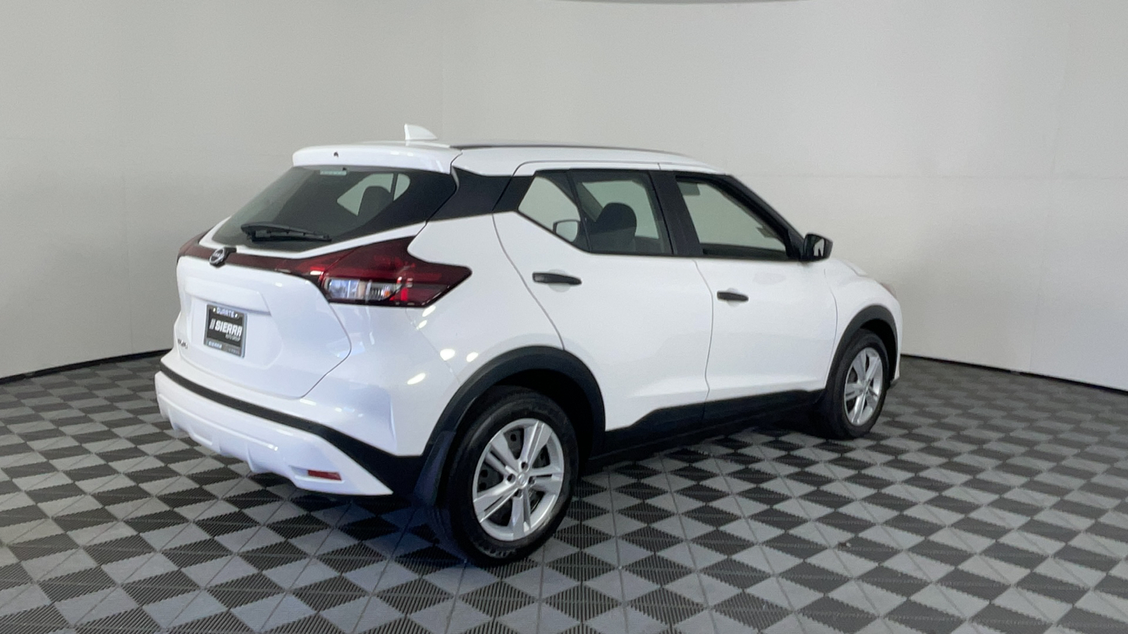 2024 Nissan Kicks S 4