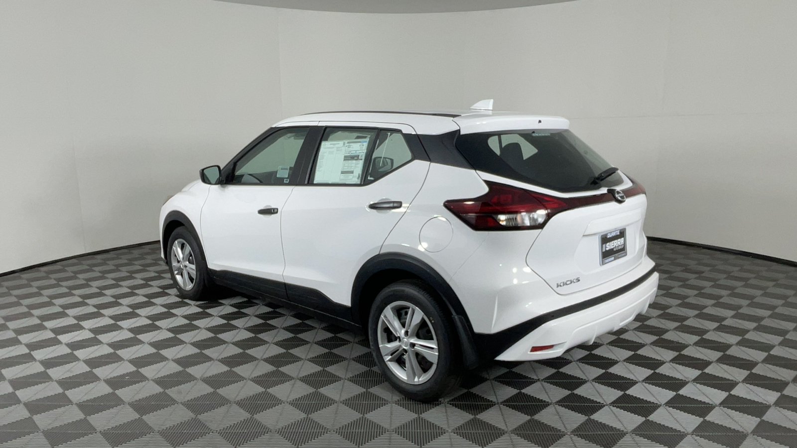 2024 Nissan Kicks S 6