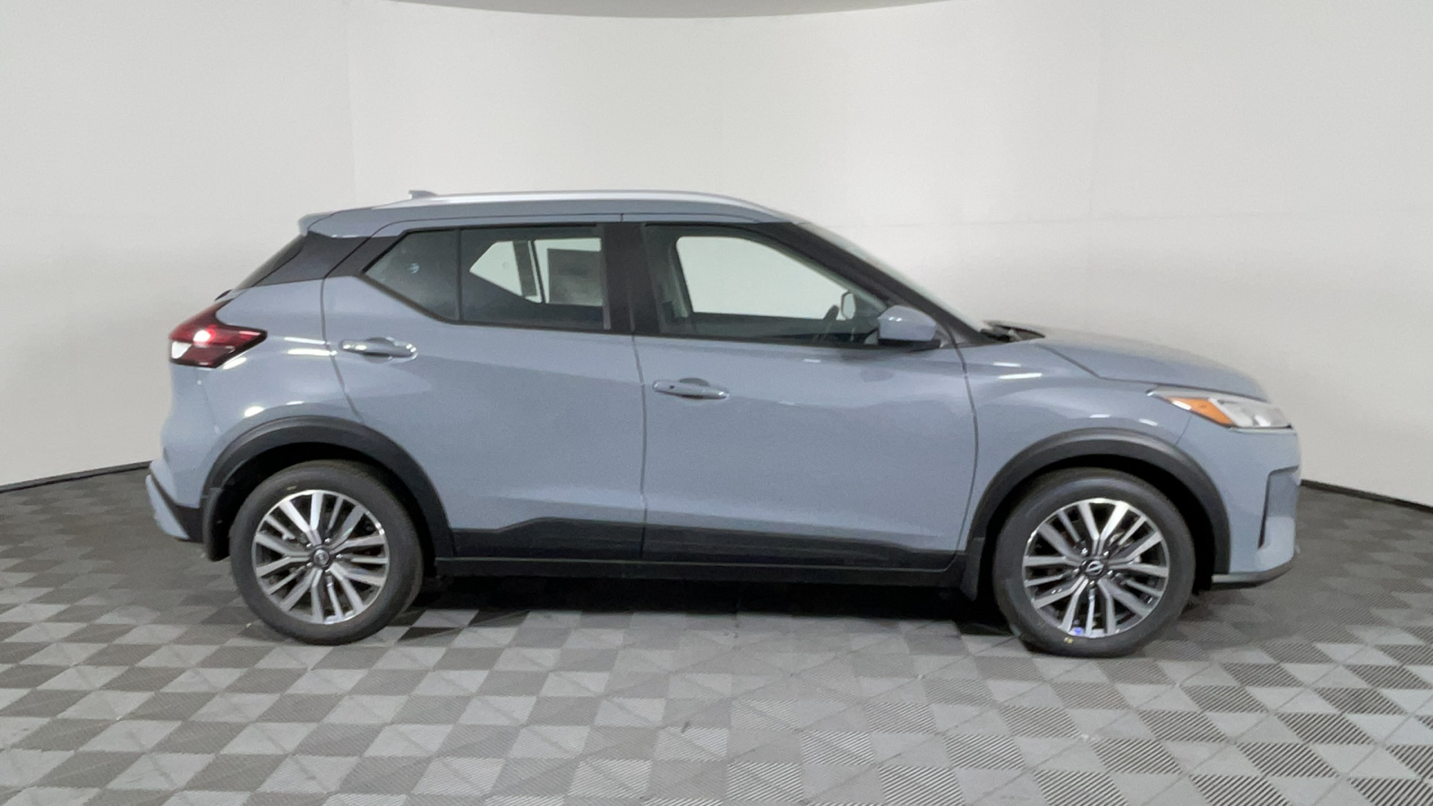 2024 Nissan Kicks SV 3