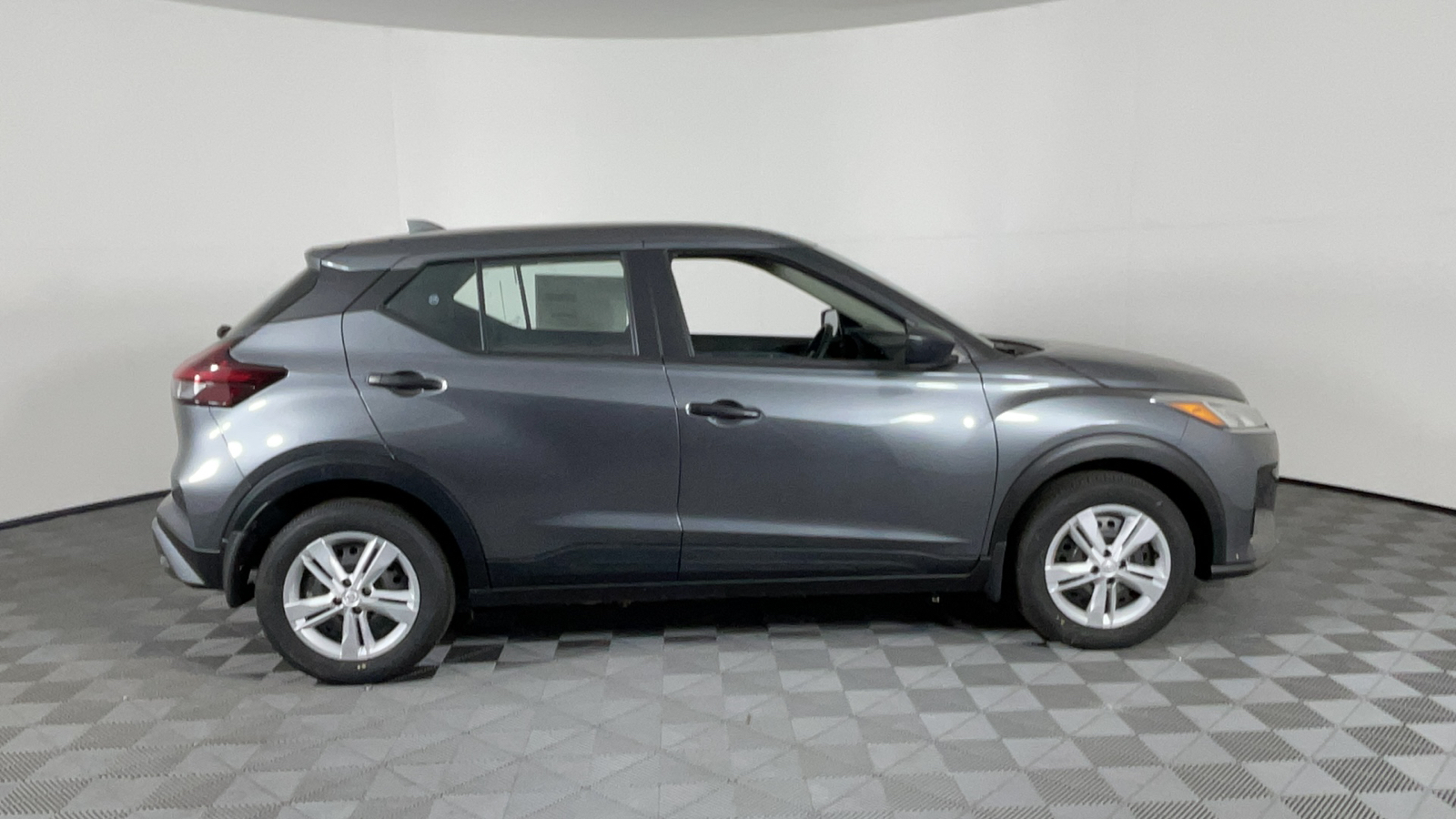 2024 Nissan Kicks S 3