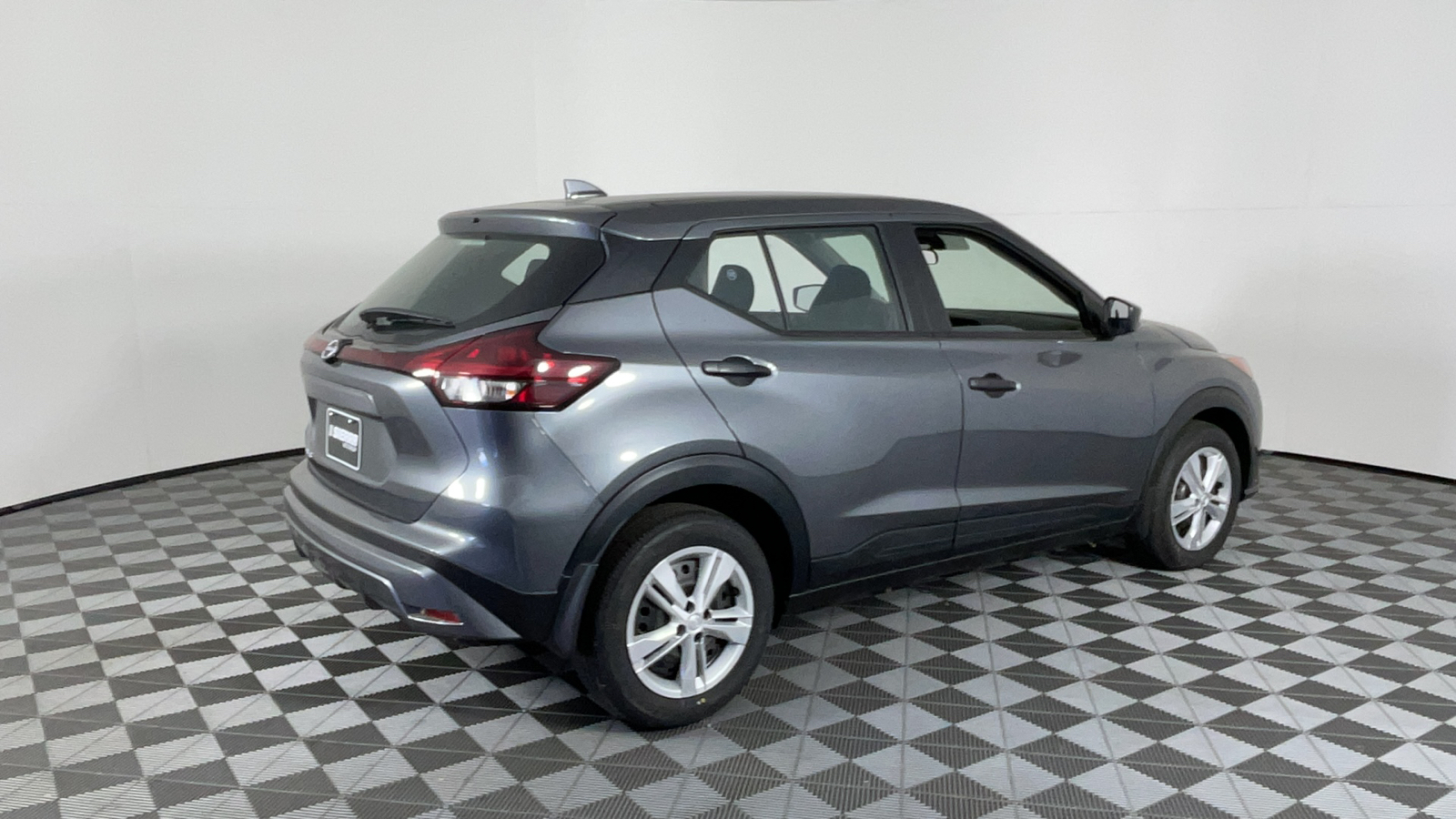 2024 Nissan Kicks S 4